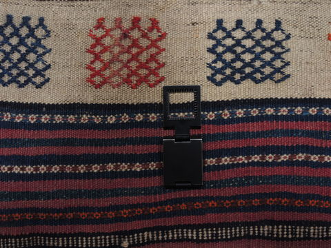 Kilim Red Flat Woven 32 X 37 Area Rug 100-109537 Image 8