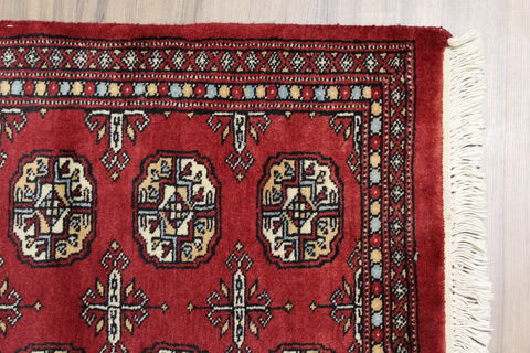 Bokhara Red Hand Knotted 21 X 31 Area Rug 155-109555 Image 4