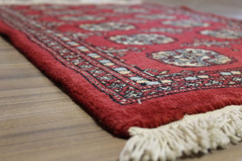 Bokhara Red Hand Knotted 21 X 31 Area Rug 155-109555 Image 5