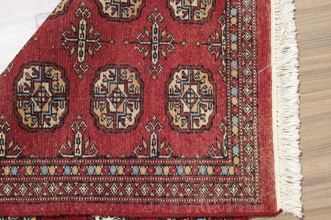 Bokhara Red Hand Knotted 21 X 31 Area Rug 155-109555 Image 7