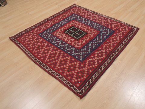 Kilim Red Square Flat Woven 310 X 40 Area Rug 100-109581 Image 1