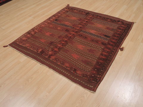 Kilim Red Flat Woven 46 X 49 Area Rug 100-109624 Image 2