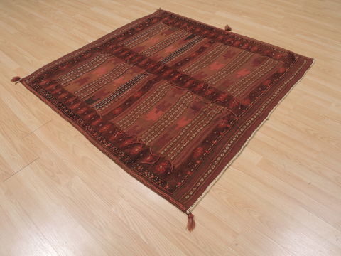 Kilim Red Flat Woven 46 X 49 Area Rug 100-109624 Image 3