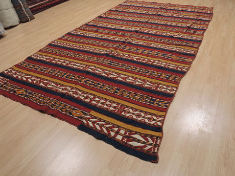Kilim Red Flat Woven 65 X 117 Area Rug 100-109647 Image 2