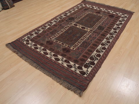 Kilim Red Flat Woven 43 X 75 Area Rug 100-109648 Image 2