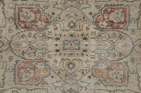 Heriz Beige Hand Knotted 82 X 103 Area Rug 700-109667 Image 2
