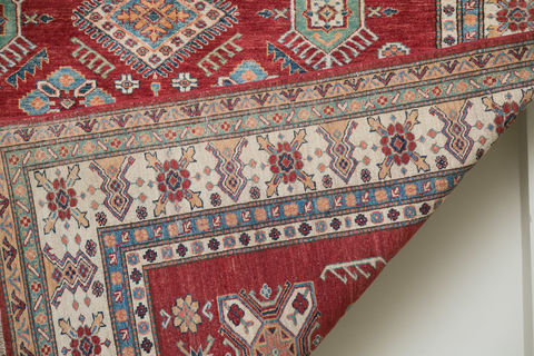 Kazak Red Hand Knotted 65 X 98 Area Rug 700-109682 Image 2