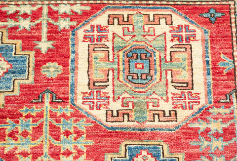 Kazak Red Hand Knotted 56 X 84  Area Rug 700-109721 Image 6