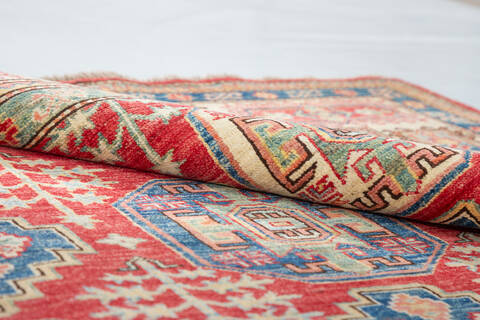 Kazak Red Hand Knotted 56 X 84  Area Rug 700-109721 Image 7