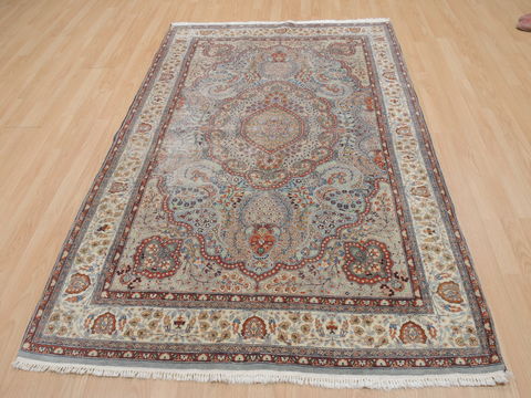 Isfahan Blue Hand Knotted 47 X 73 Area Rug 100-109739 Image 15