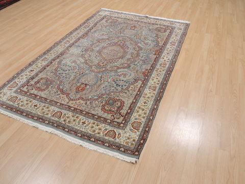 Isfahan Blue Hand Knotted 47 X 73 Area Rug 100-109739 Image 16