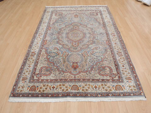 Isfahan Blue Hand Knotted 47 X 73 Area Rug 100-109739 Image 17