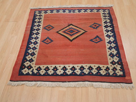 Kilim Red Flat Woven 34 X 37  Area Rug 100-109830 Image 1