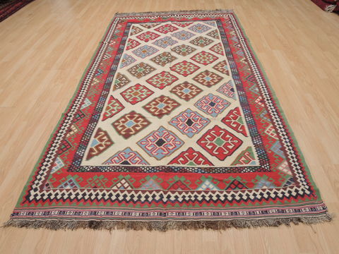 Kilim Beige Flat Woven 49 X 94 Area Rug 100-109844 Image 1