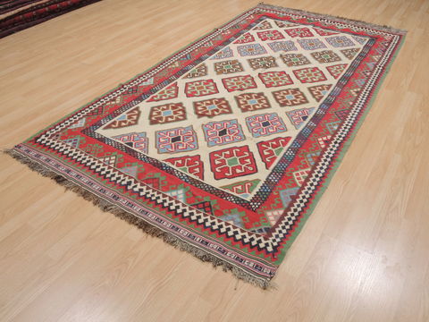 Kilim Beige Flat Woven 49 X 94 Area Rug 100-109844 Image 2