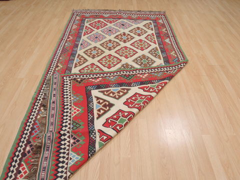 Kilim Beige Flat Woven 49 X 94 Area Rug 100-109844 Image 9