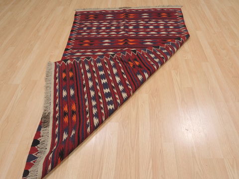Kilim Red Flat Woven 38 X 65 Area Rug 100-109880 Image 7