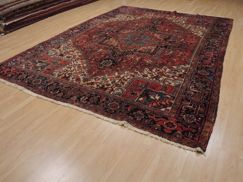Heriz Red Hand Knotted 86 X 114 Area Rug 100-109947 Image 2
