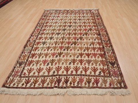 Kilim Beige Hand Knotted 46 X 73 Area Rug 100-109976 Image 1