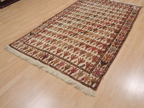 Kilim Beige Hand Knotted 46 X 73 Area Rug 100-109976 Image 2