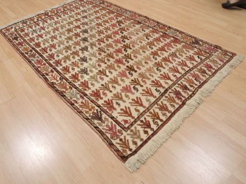 Kilim Beige Hand Knotted 46 X 73 Area Rug 100-109976 Image 3