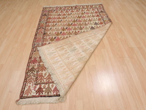 Kilim Beige Hand Knotted 46 X 73 Area Rug 100-109976 Image 7