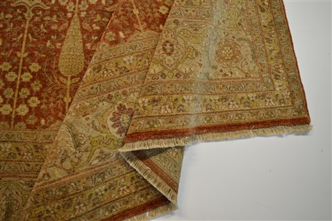 Haji Jalili Red Hand Knotted 81 X 105 Area Rug 100-11142 Image 6