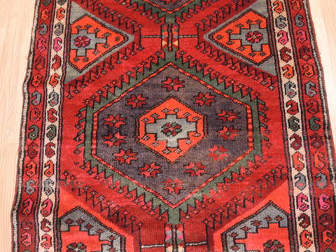 Mussel Red Hand Knotted 33 X 60 Area Rug 100-11239 Image 5