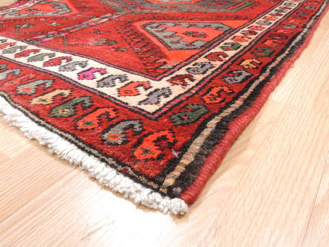 Mussel Red Hand Knotted 33 X 60 Area Rug 100-11239 Image 6