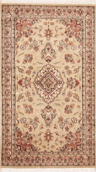 Pak-Persian Beige Hand Knotted 30 X 52 Area Rug 100-11346 Image 0