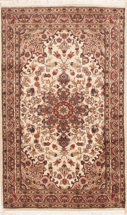 Pak-Persian White Hand Knotted 30 X 50 Area Rug 100-11349 Image 0