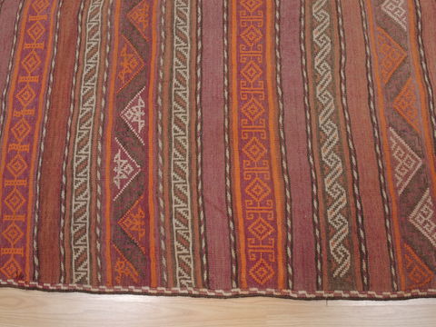 Kilim Red Flat Woven 61 X 111 Area Rug 100-110039 Image 5