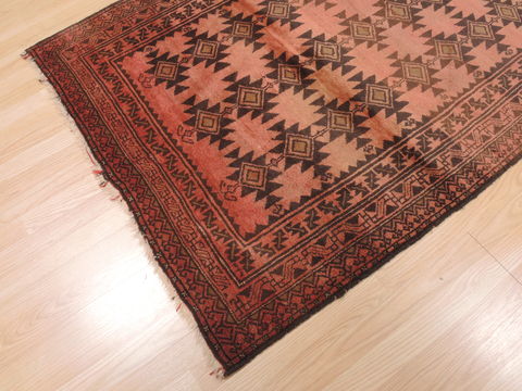 Baluch Red Hand Knotted 41 X 65 Area Rug 100-110163 Image 5