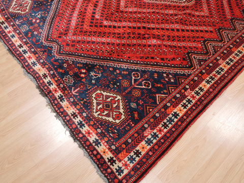 Shiraz Red Hand Knotted 610 X 99 Area Rug 100-110212 Image 12