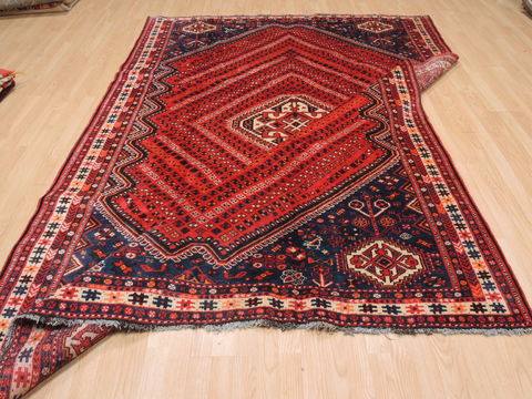 Shiraz Red Hand Knotted 610 X 99 Area Rug 100-110212 Image 15