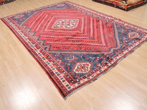 Shiraz Red Hand Knotted 610 X 99 Area Rug 100-110212 Image 3