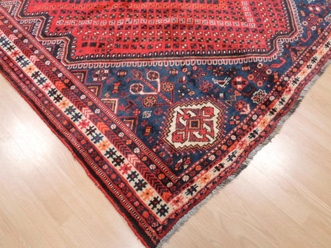 Shiraz Red Hand Knotted 610 X 99 Area Rug 100-110212 Image 4