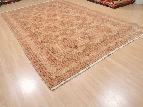 Kayseri Beige Hand Knotted 79 X 121 Area Rug 100-110251 Image 3
