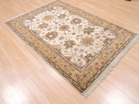 Jaipur Beige Hand Knotted 41 X 60 Area Rug 100-110254 Image 3