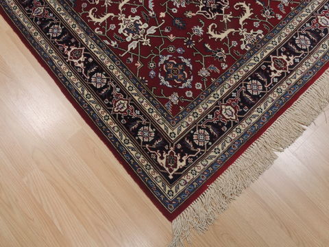 Heriz Red Hand Knotted 40 X 59 Area Rug 100-110258 Image 4