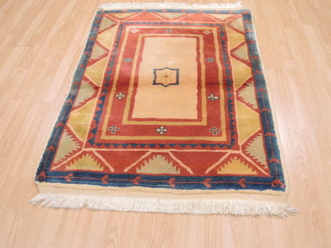 Gabbeh Multicolor Hand Knotted 39 X 49 Area Rug 100-110329 Image 1