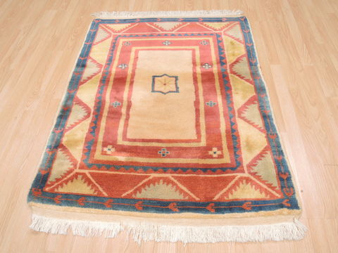 Gabbeh Multicolor Hand Knotted 39 X 49 Area Rug 100-110329 Image 6