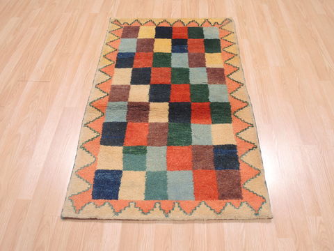 Gabbeh Beige Hand Knotted 28 X 45 Area Rug 100-110334 Image 1