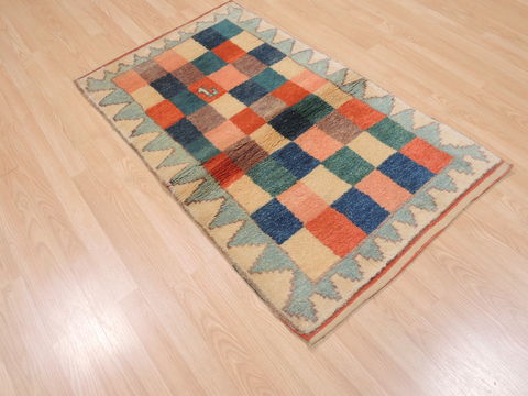 Gabbeh Multicolor Hand Knotted 27 X 44 Area Rug 100-110353 Image 3
