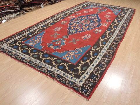 Kilim Red Flat Woven 69 X 137 Area Rug 100-110395 Image 2