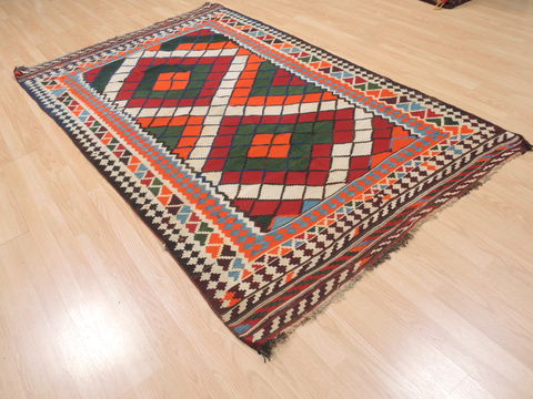 Kilim Red Flat Woven 49 X 82 Area Rug 100-110412 Image 2