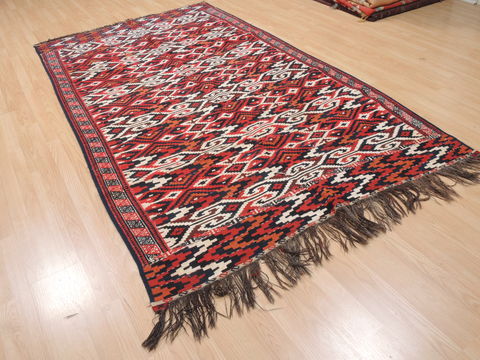 Kilim Red Flat Woven 53 X 86 Area Rug 100-110426 Image 3