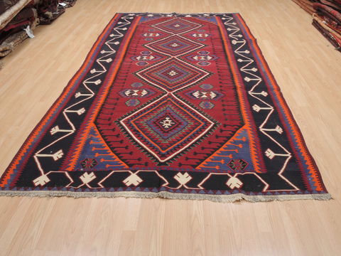 Kilim Red Flat Woven 61 X 108 Area Rug 100-110439 Image 4