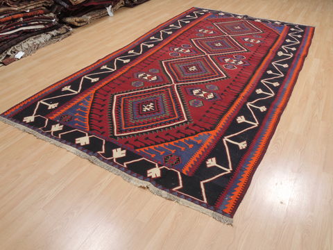 Kilim Red Flat Woven 61 X 108 Area Rug 100-110439 Image 5
