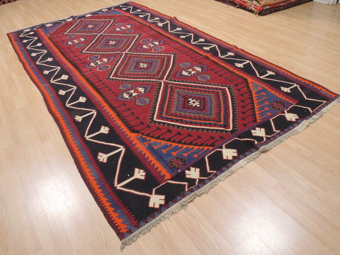 Kilim Red Flat Woven 61 X 108 Area Rug 100-110439 Image 6